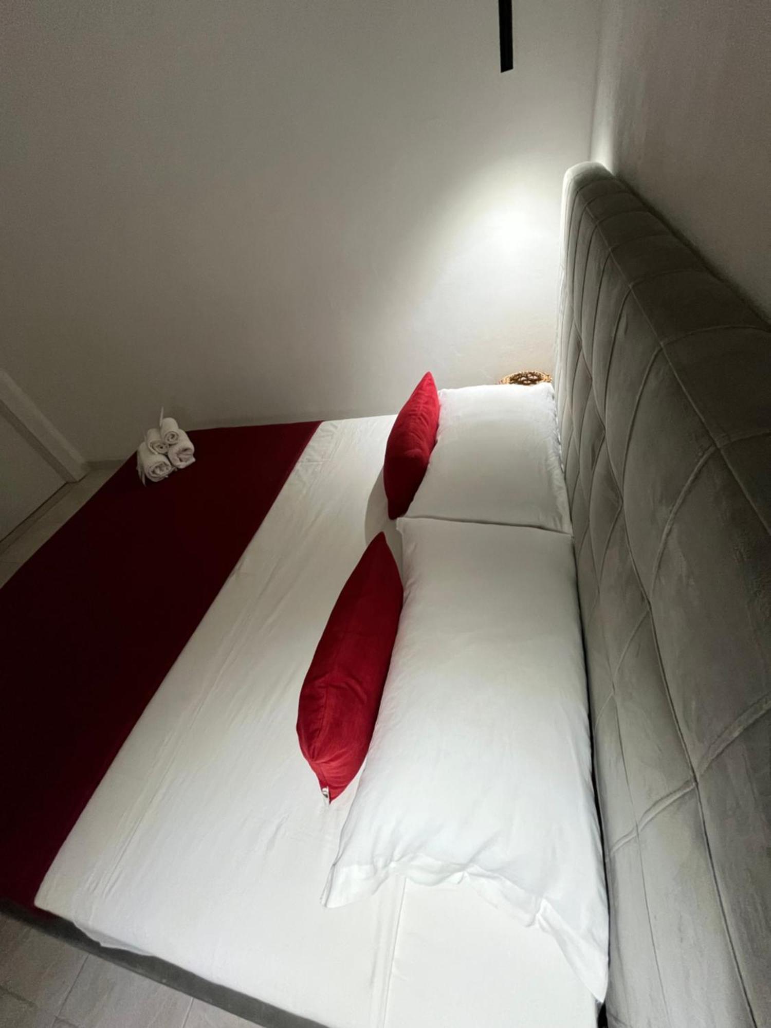 B&B Regina Rooms Avola Esterno foto