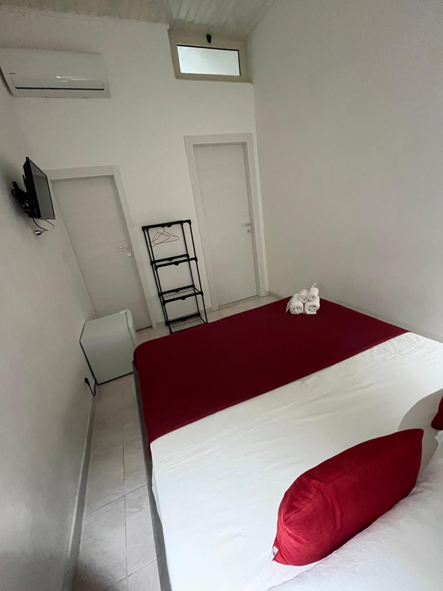B&B Regina Rooms Avola Esterno foto