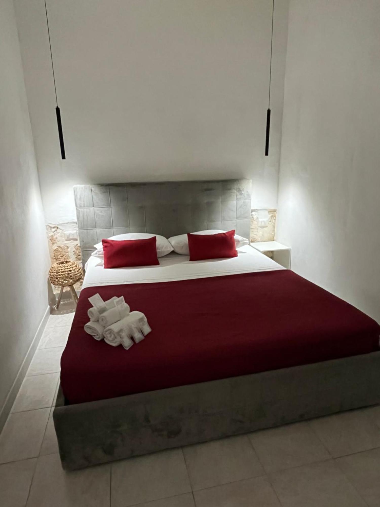 B&B Regina Rooms Avola Esterno foto